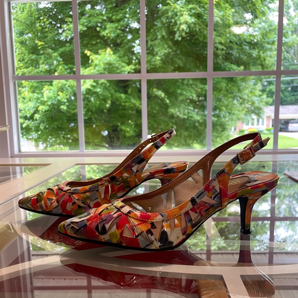 Gorgeous J.Reneé Slingback Heels